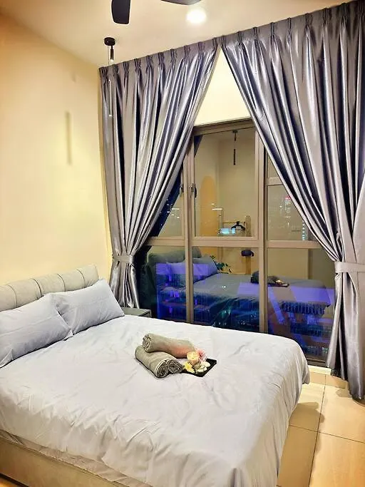 2R2B*1-6+1 Pax*Kl City*10Mins-Klcc Kuala Lumpur 0*,